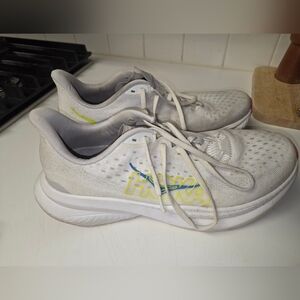 HOKA Mens Mach 6 White Running Shoes